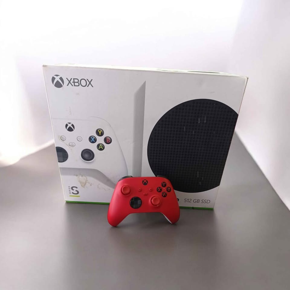 VIDEOJUEGO XBOX SERIES S 512GB 2 CONTROLES Y SUS CABLES