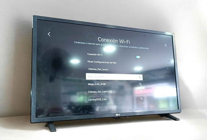 Pantalla Smart LG 32" patitas y control