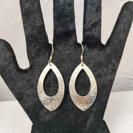 Aretes de plata tipo hoja