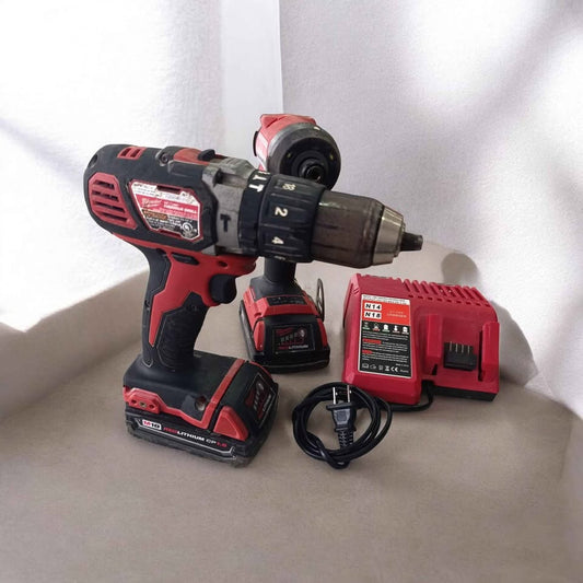 Herramienta kit de desarmador y taladro inalámbrico Milwaukee 2 pilas y cargador
