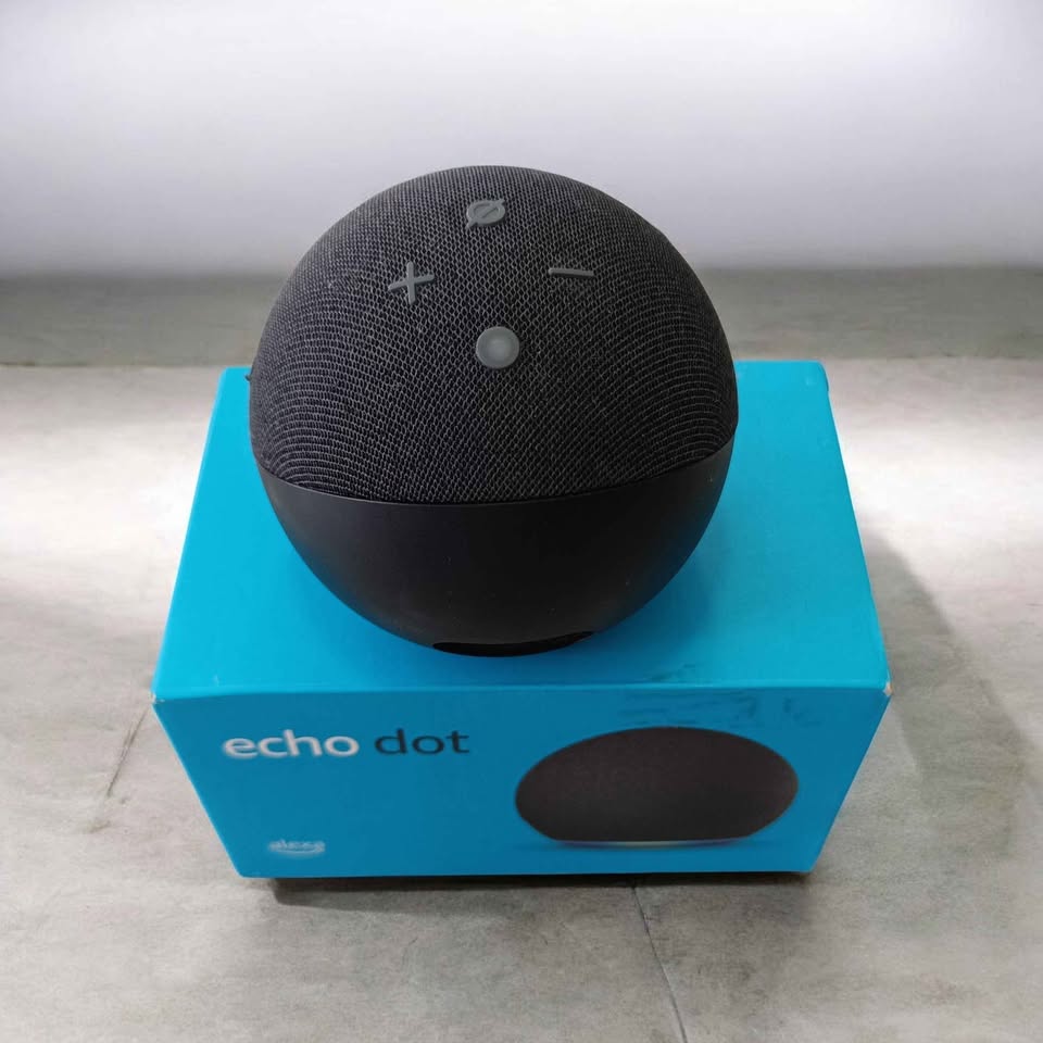 Bocina Alexa echo dot con cargador