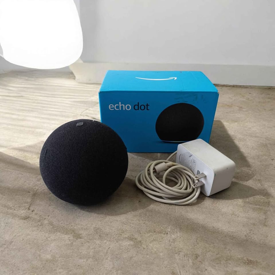 Bocina Alexa echo dot con cargador