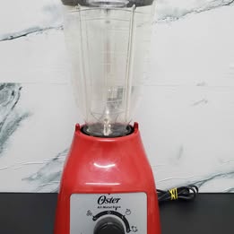 LICUADORA OSTER CON VELOCIDADES Y VASO DE PLASTICO