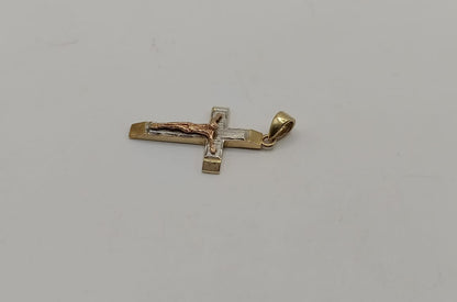 Dije de cruz ORO 10k peso 1.8gr, usado