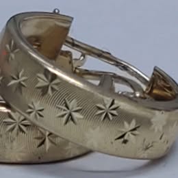 ARETES DE ORO DE 10 KILATES CON PESO DE 1.8 GRAMOS