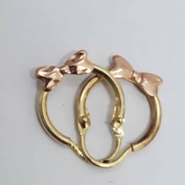 ARETES CON MOÑO ROSADO DE ORO DE 10 KILATES CON PESO DE 0.7 GRAMOS