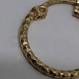 ARETES DE ORO DE 10 KILATES CON PESO DE 1 GRAMO