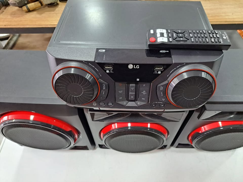 Minicomponente LG, 3 Bocinas con control
