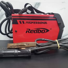 MAQUINA DE SOLDAR REDBO CON CABLE DE TIERRA Y PORTA ELECTRODO
