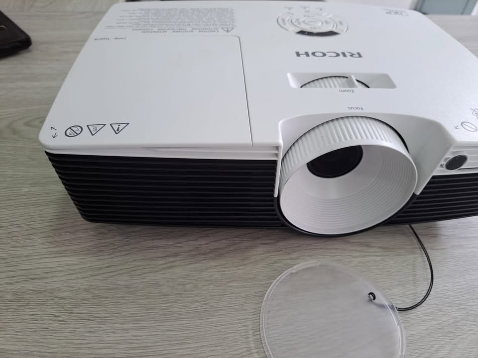 📽✨ Proyector Ricoh PJ X2240 ✨📽️