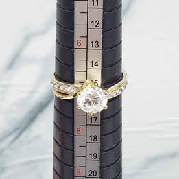 💍 ANILLO DE ORO DE 10 KILATES CON PESO DE 2.4 GRAMOS DEL NUMERO 7