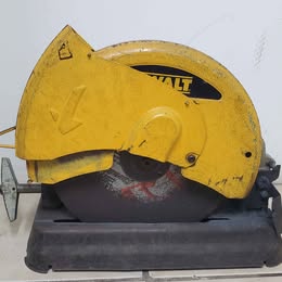 CORTADORA DE METAL DEWALT MODELO D28730-B3 CON DISCO