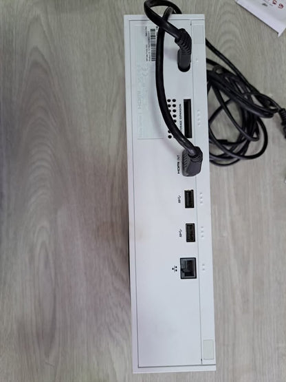 Videojuego XBOX serie S, un control y cables XBOX