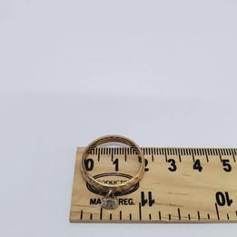 💍 ANILLO DE ORO DE 10 KILATES CON PESO DE 4.4 GRAMOS DEL NÚMERO 10.5
