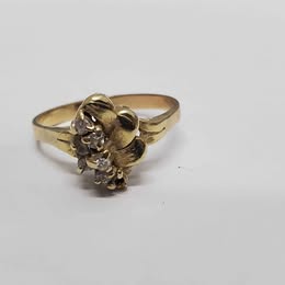 💍 ANILLO DE ORO DE 10 KILATES CON PESO DE 3.8 GRAMOS DEL NUMERO 10.5