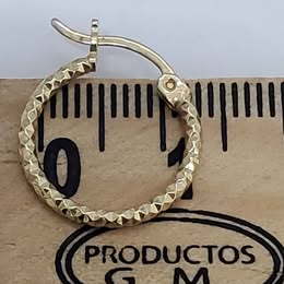 ARETES DE ORO DE 10 KILATES CON PESO DE 1 GRAMO