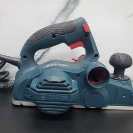 CEPILLO ELECTRICO BOSCH CON NAVAJAS Y SIN BOLSA PARA FILTRO