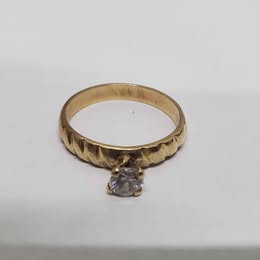 💍 ANILLO DE ORO DE 10 KILATES CON PESO DE 4.4 GRAMOS DEL NÚMERO 10.5