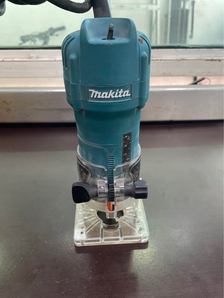 Router Makita Original | Precisión y Potencia-Usado