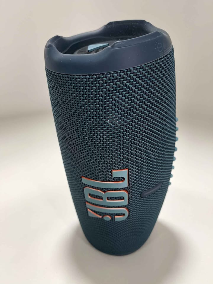 BOCINA JBL CHARGE 5 CON CAJA