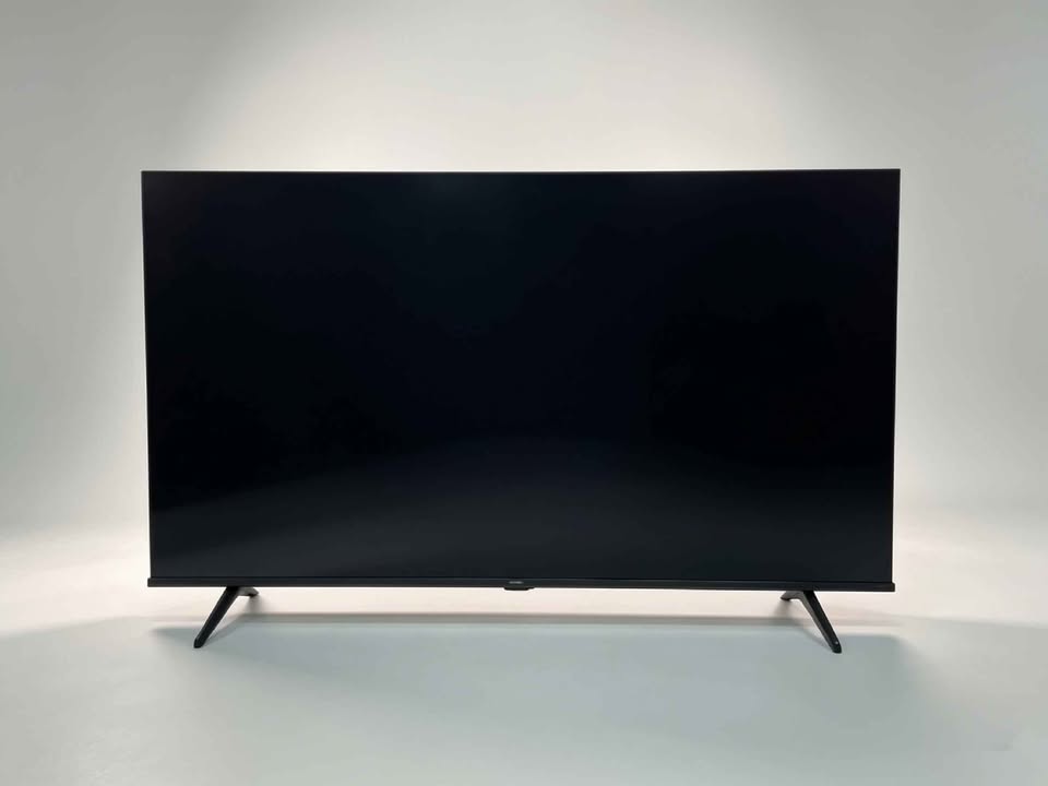 PANTALLA HISENSE SMART TV 55 PULGADAS CON CONTROL.