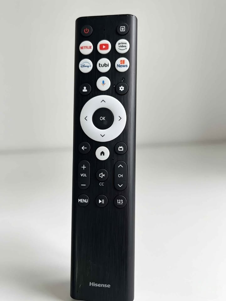PANTALLA HISENSE SMART TV 55 PULGADAS CON CONTROL.