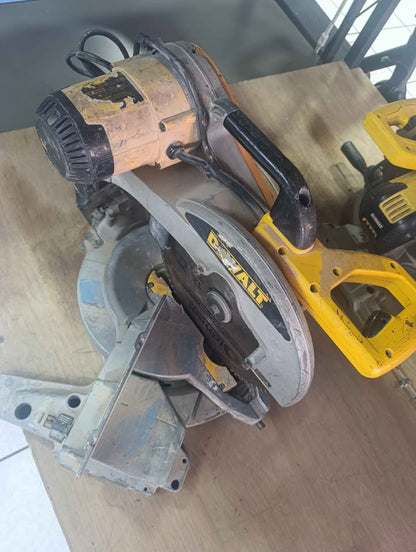 Sierra ingleteadora Dewalt USADA
