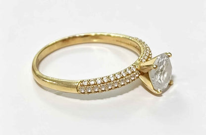 Oro anillo solitario 10k 1.7grs