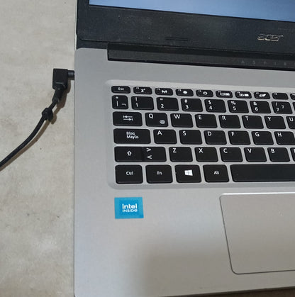 Laptop Acer aspire 1 80gb ssd 4ram intel inside detalle en camara, usada