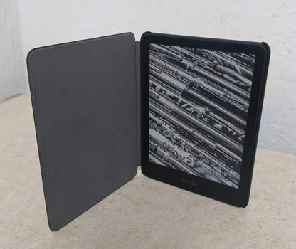 My book kindle 12a generacion con funda, usado