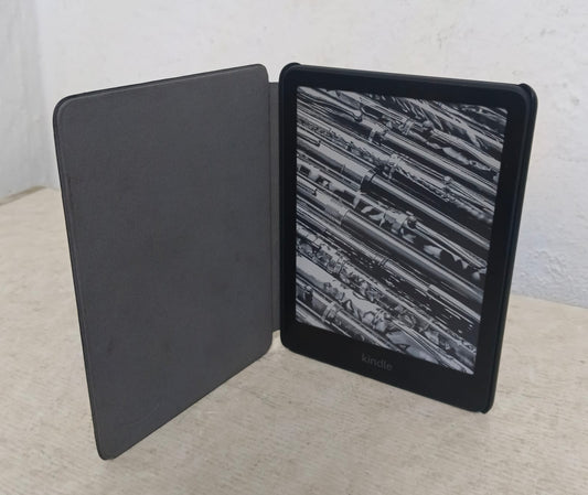 My book kindle 12a generacion con funda, usado