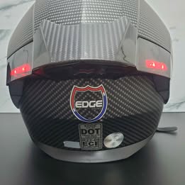 CASCO PARA MOTO MARCA EDGE FMVSS NO.218 R22-06 CON LUZ