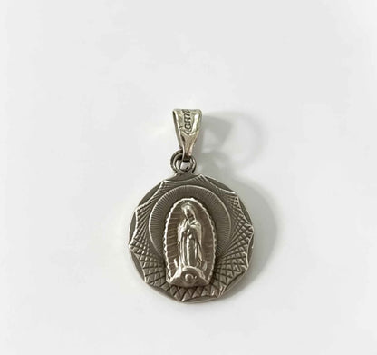 Plata Dije de virgen de Guadalupe .925 2.4grs