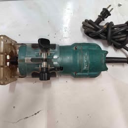 Router makita