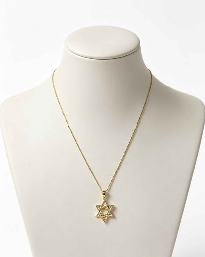 Oro Cadena y Dije estrella 💫 3.7 grms
