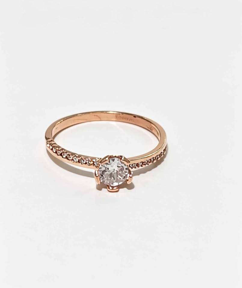 Oro Anillo piedras pequeñas 10k 1.6g