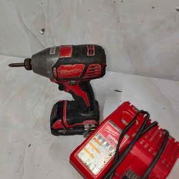 Taladro de impacto Milwaukee