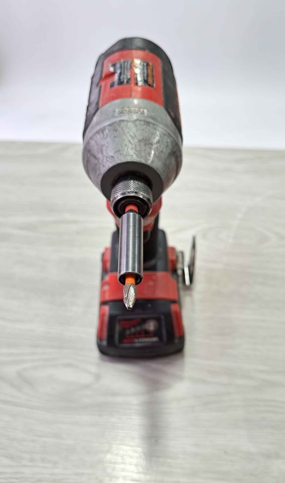 TALADRO MILWAUKEE M18