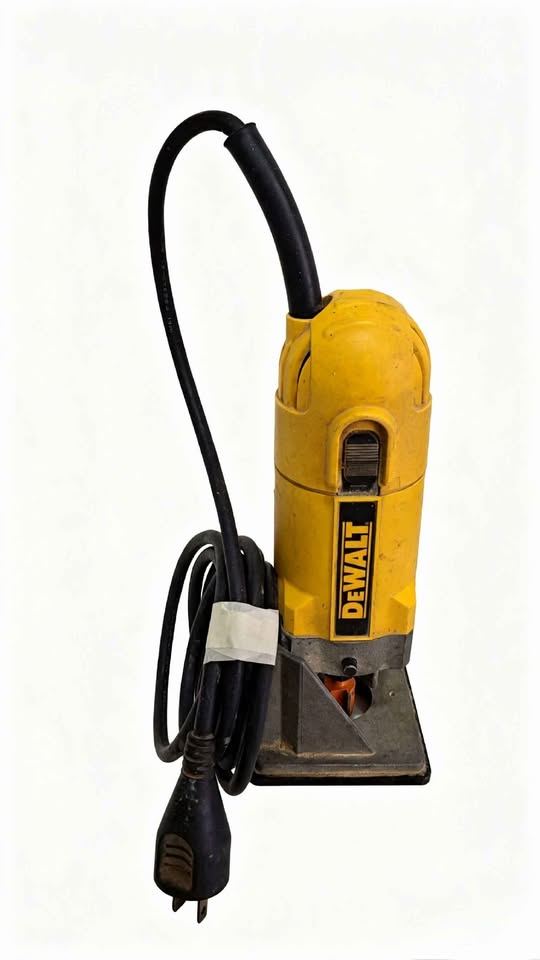 ROUTER DEWALT