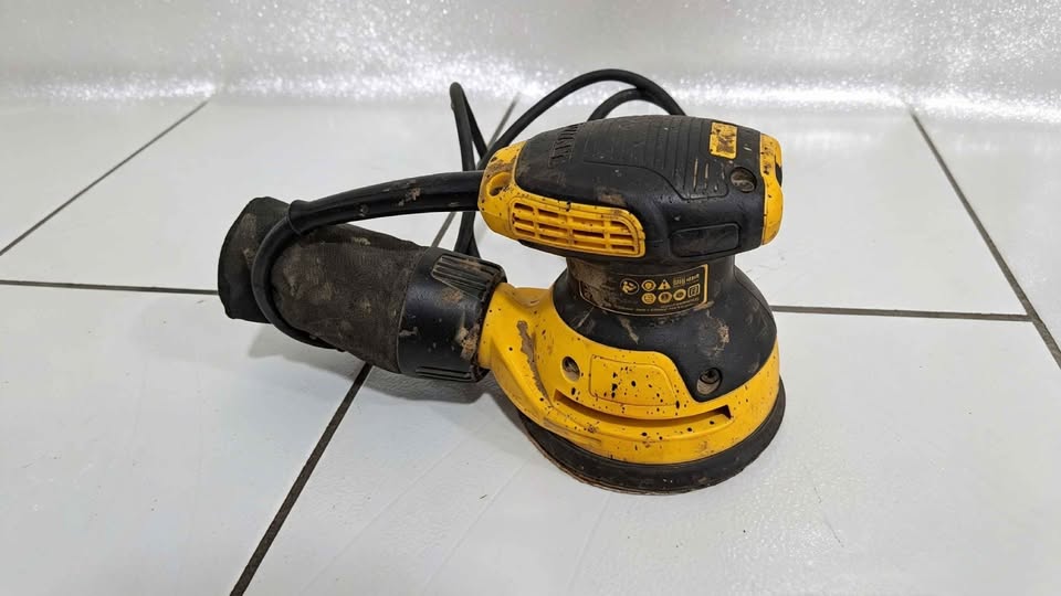 LIJADORA ORBITAL DEWALT