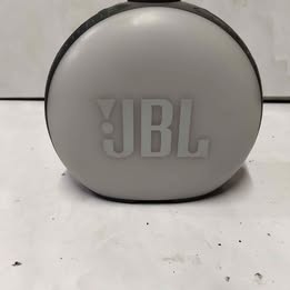 Despertador y bocina jbl en buenas condiciones