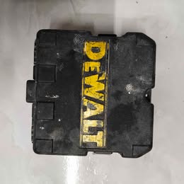 Laser Dewalt con estuche