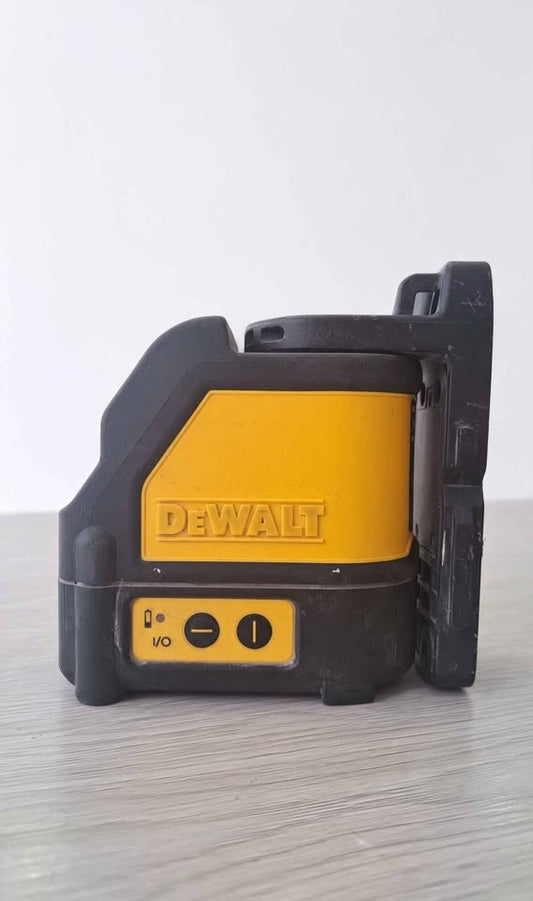 LÁSER DEWALT DW088