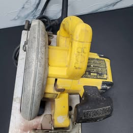 🔥 SIERRA CIRCULAR DEWALT DWE575-B3 CON DISCO DE CORTE 🔥