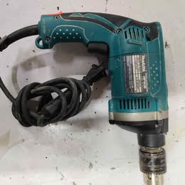 Taladro percutor Makita