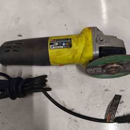 Mini esmeril Ryobi con disco