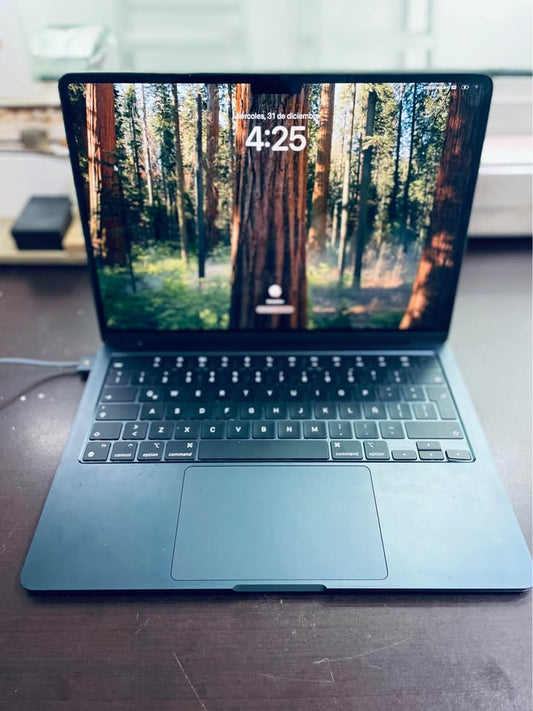 MacBook Air M2/ 16 RAM/ 475GB/2022-USADO