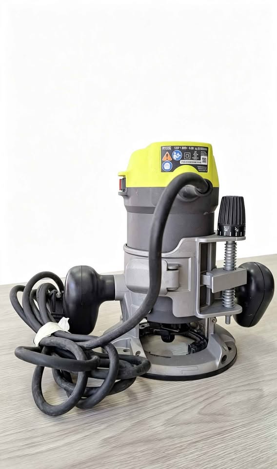 ROUTER RYOBI