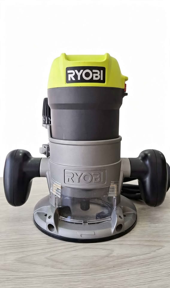 ROUTER RYOBI