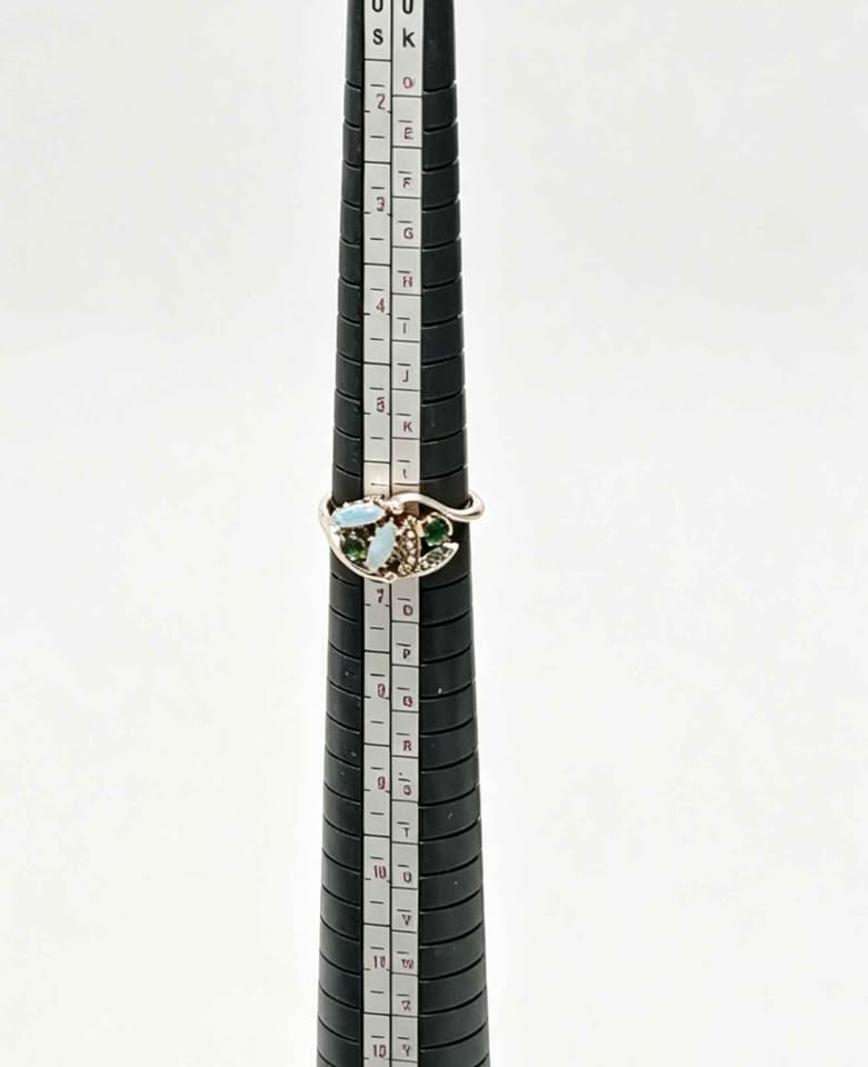 Oro anillo piedras verdes y multicolor 10k 2.2g